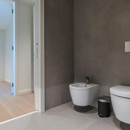 Апартаменти Riverside Delight *