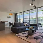 Riverside Delight Апартаменти *