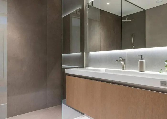 Apartment Riverside Delight *